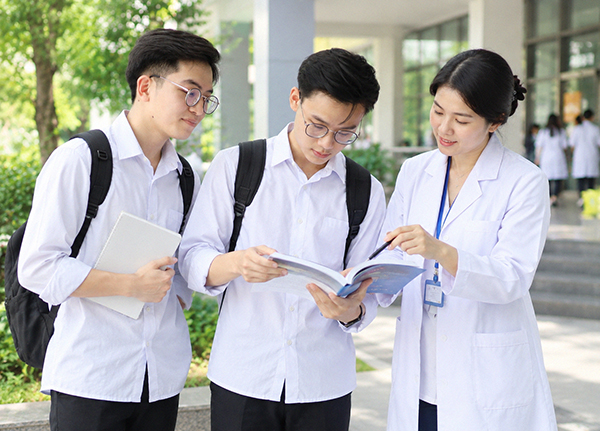 Học ngành Y Dược cần chuẩn bị gì trước khi bước vào giảng đường đại học?