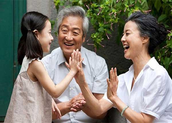 Điều dưỡng Sài Gòn hướng dẫn chăm sóc sức khỏe cho người cao tuổi