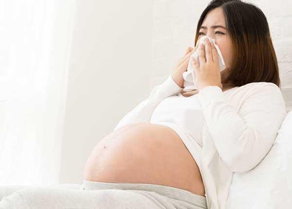 Điều dưỡng viên Sài Gòn cảnh báo sự nguy hiểm của bệnh cúm khi mang thai