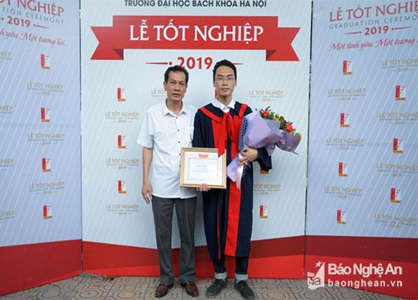 Nam sinh 5 năm liền học bổng, tốt nghiệp thủ khoa ĐH Bách khoa Hà Nội