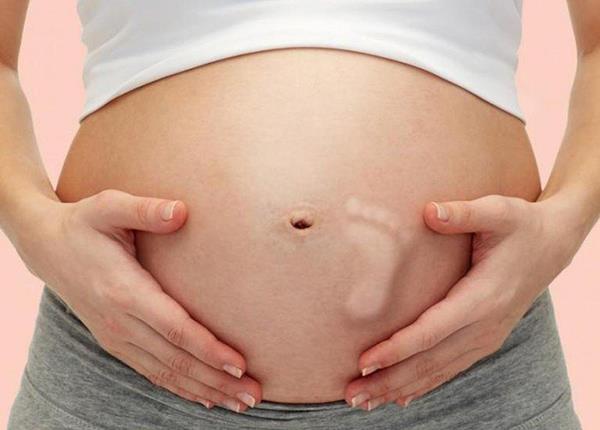 Dấu hiệu cảnh báo sức khỏe thai kỳ yếu mẹ bầu cần lưu ý
