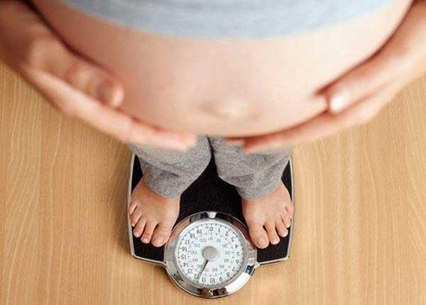 Điều dưỡng Sài Gòn chia sẻ hậu quả tăng cân quá nhanh khi mang thai