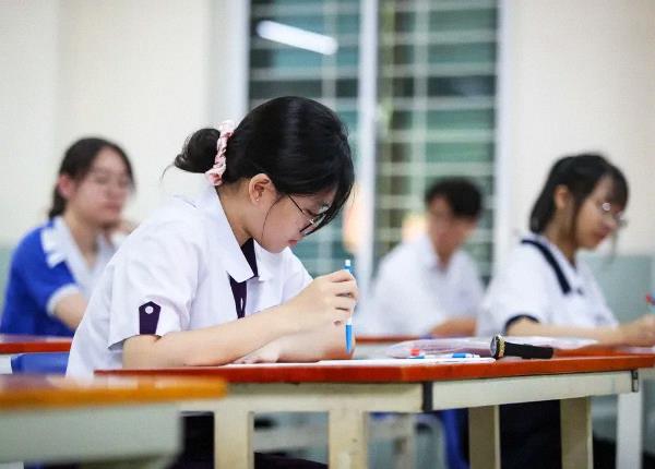 Học bạ thiếu cột điểm thí sinh cần làm gì để không mất quyền xét tuyển?