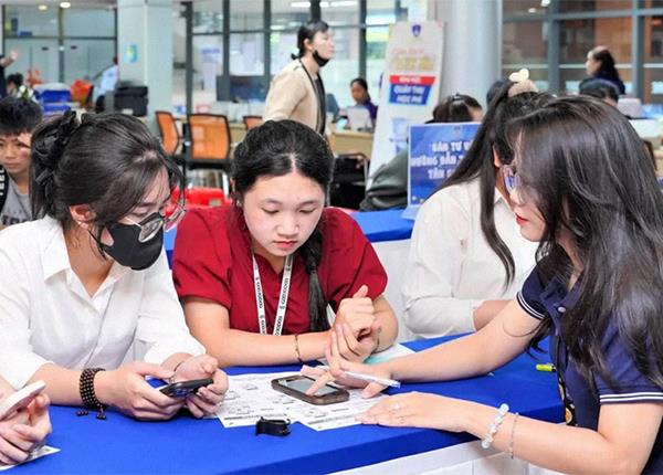 Năm 2026 thí sinh có còn phải nộp lệ phí xét tuyển đại học nữa không?